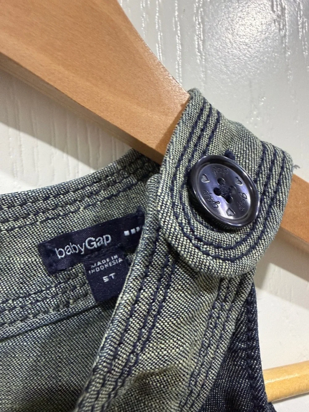 Baby Gap denim tank dress with pockets and button accents size 5T